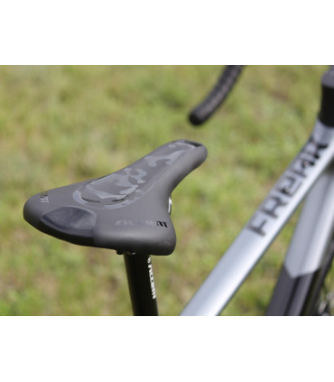 Accent Freak Carbon GRX – lightweight carbon gravel bike