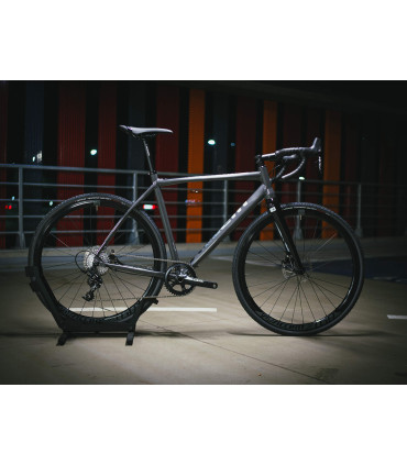 Accent CX-One Apex – lekki rower przełajowy – karbonowy widelec