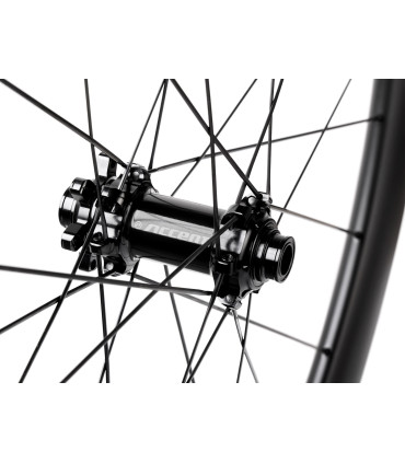 Accent Shot Carbon Pro – lightweight 40 mm carbon wheels
