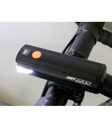 Cateye AMPP 2200 – powerful 2200-lumen bike light