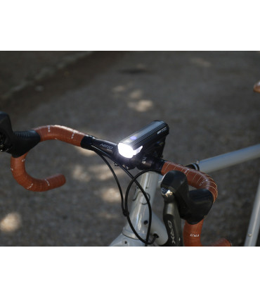 Cateye AMPP 1700 – mocna lampa rowerowa 1700 lm