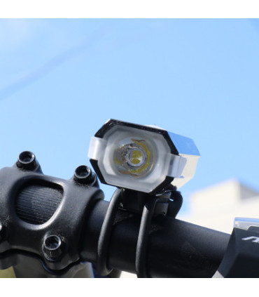 CatEye AMPP 200 – lekka lampka na codzienne trasy