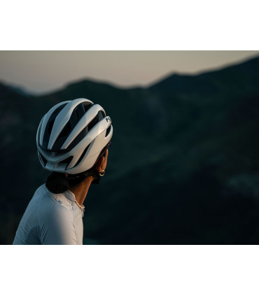 MET Trenta 3K Carbon – White Road Helmet – airy comfort